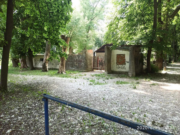 Руїни Барського замку й міський парк